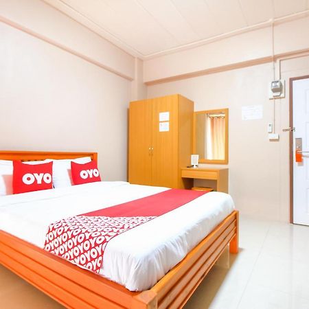 Hotel Oyo 349 Aroonrung House Ban Bang Phai Exterior foto