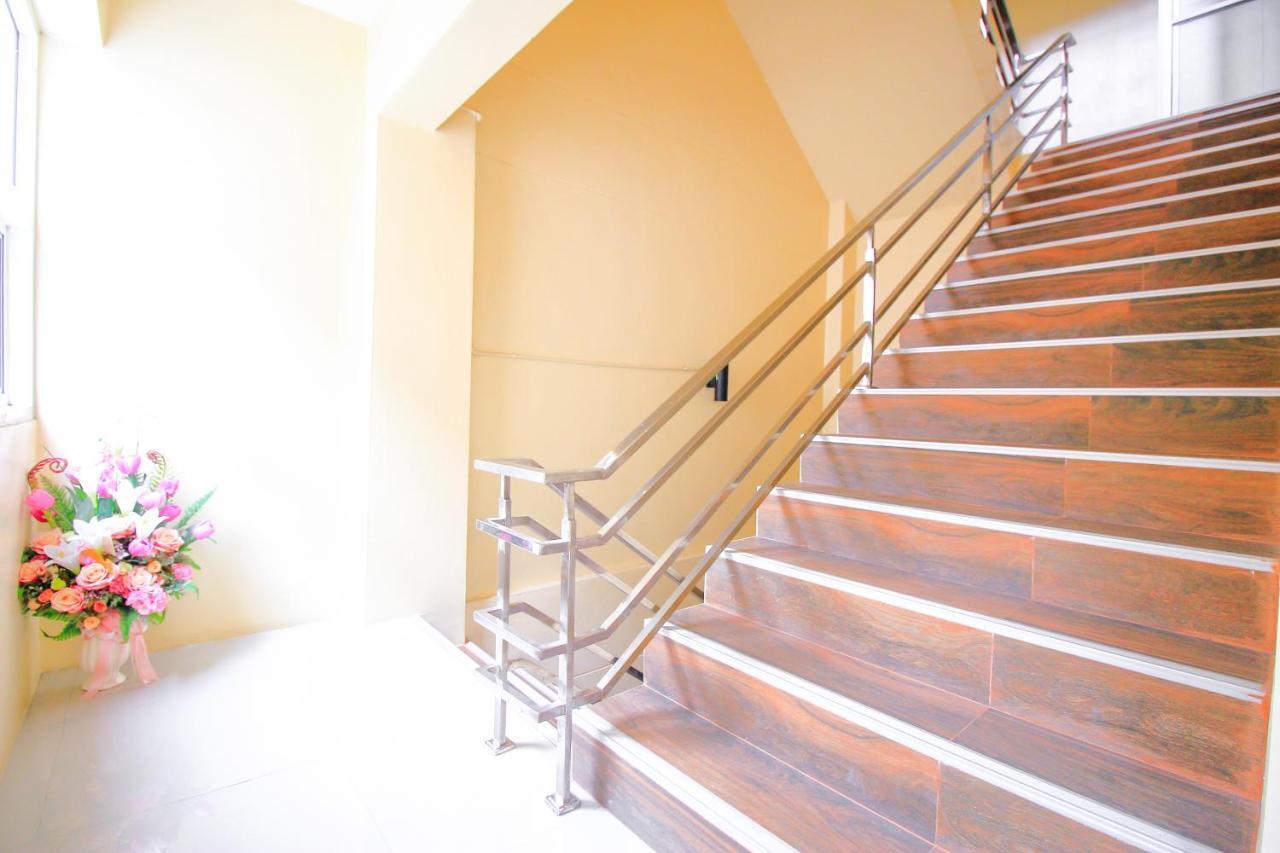 Hotel Oyo 349 Aroonrung House Ban Bang Phai Exterior foto