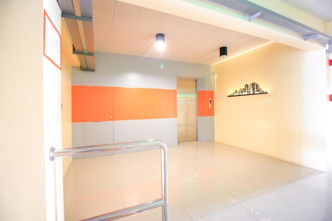 Hotel Oyo 349 Aroonrung House Ban Bang Phai Exterior foto